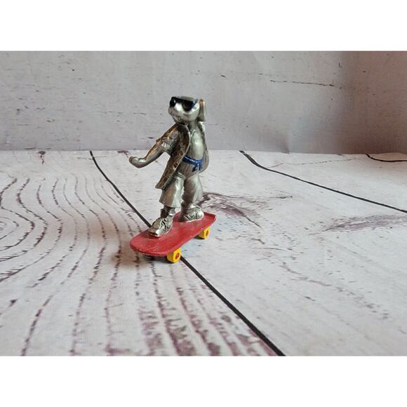 Hudson Pewter Hawaiian Puppy Hound Dog Skateboard Diorama Miniature Art Figurine - Picture 1 of 7